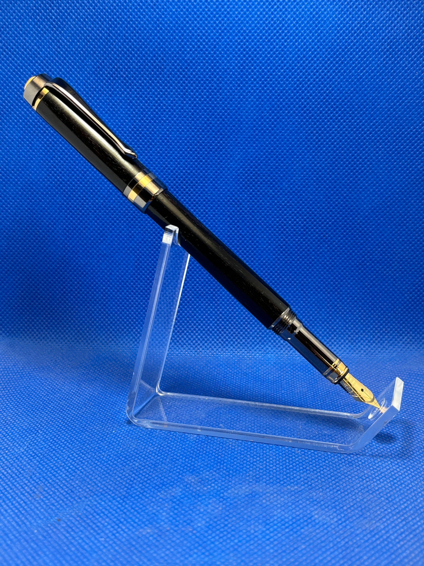 Classic Elite Fountain Pen